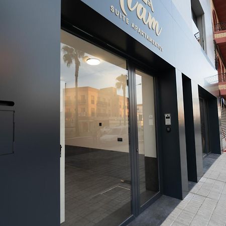 Riam Suites Apartamentos Los Palacios Y Villafranca Luaran gambar