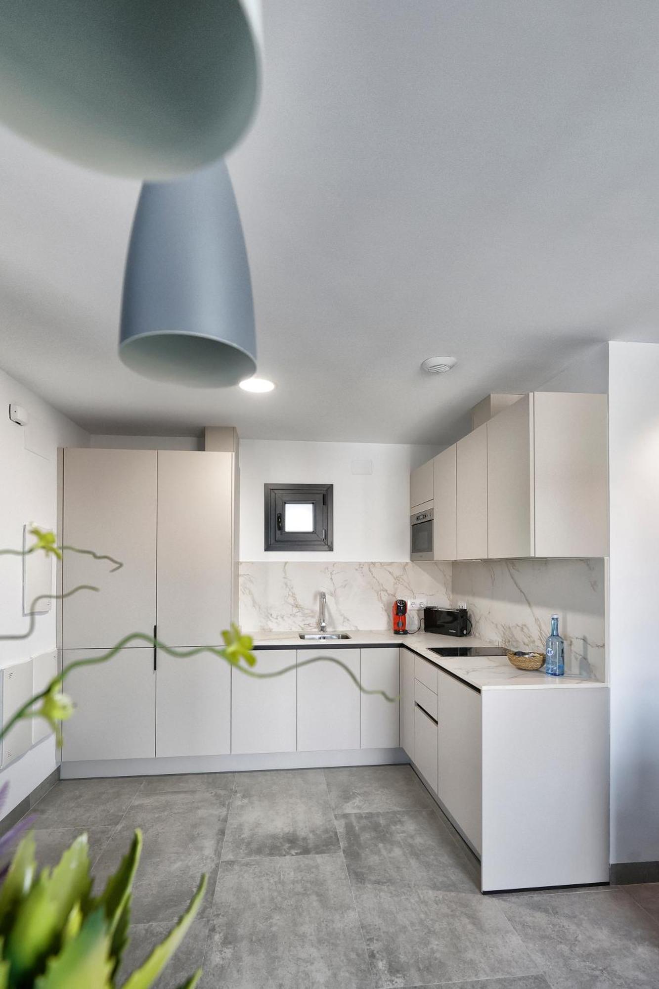 Riam Suites Apartamentos Los Palacios Y Villafranca Luaran gambar