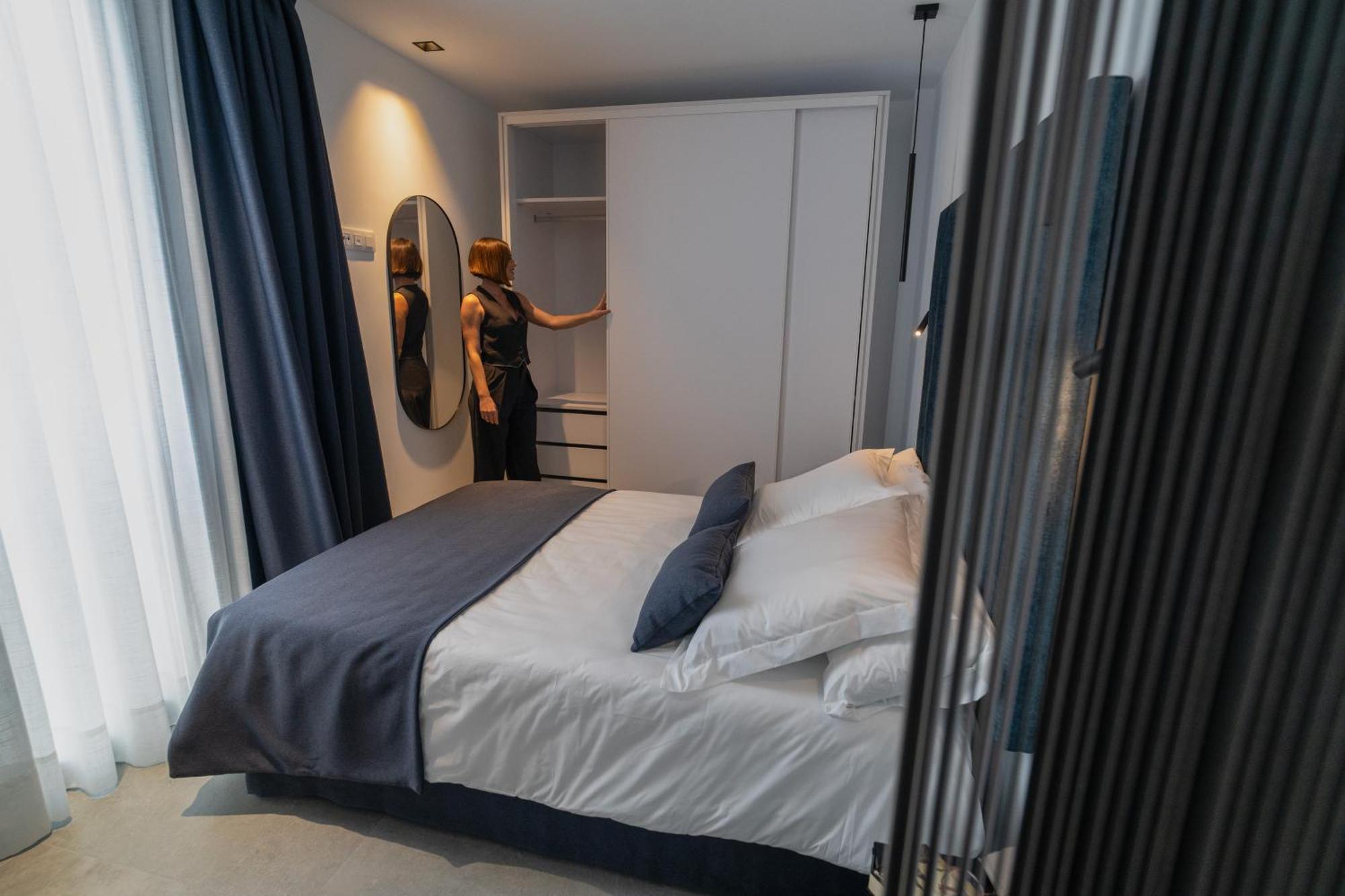 Riam Suites Apartamentos Los Palacios Y Villafranca Luaran gambar