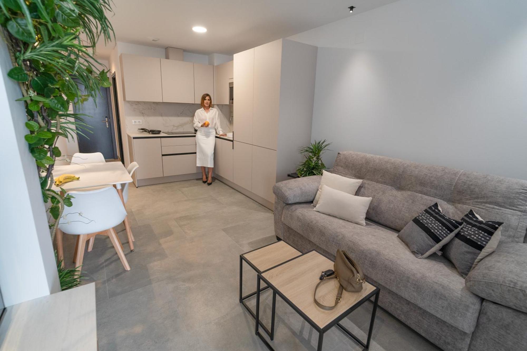 Riam Suites Apartamentos Los Palacios Y Villafranca Luaran gambar